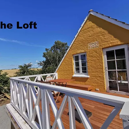 The 'loft' - Near & 4* Rønne
